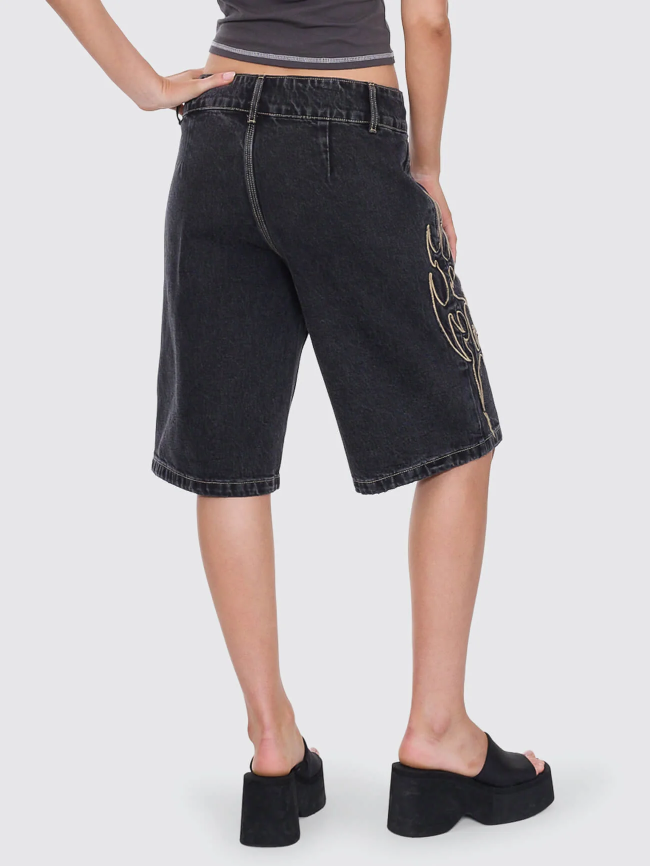 At Peace 00s Big Baggy Short - Black Rinse - Image 4
