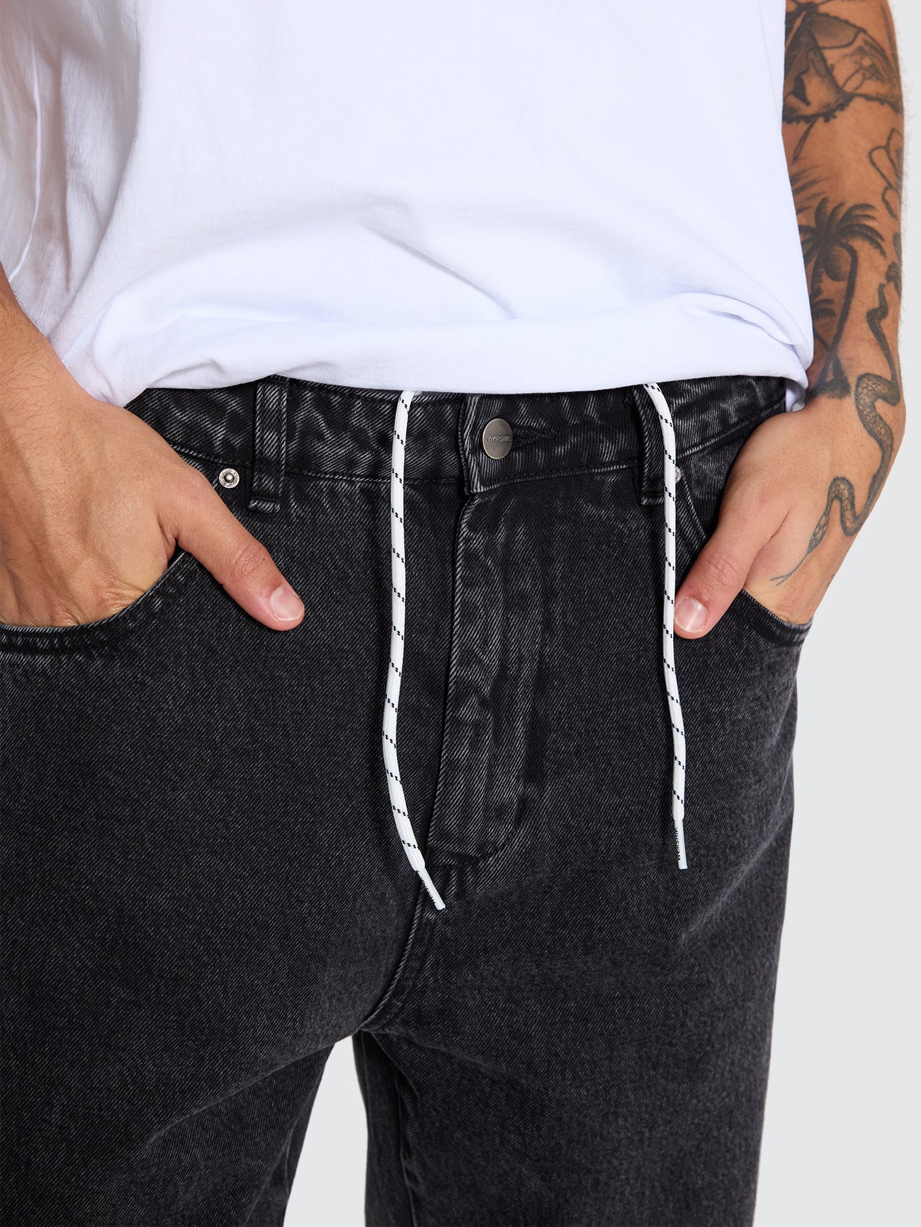 Lounger Jean - Black Rinse - Image 8