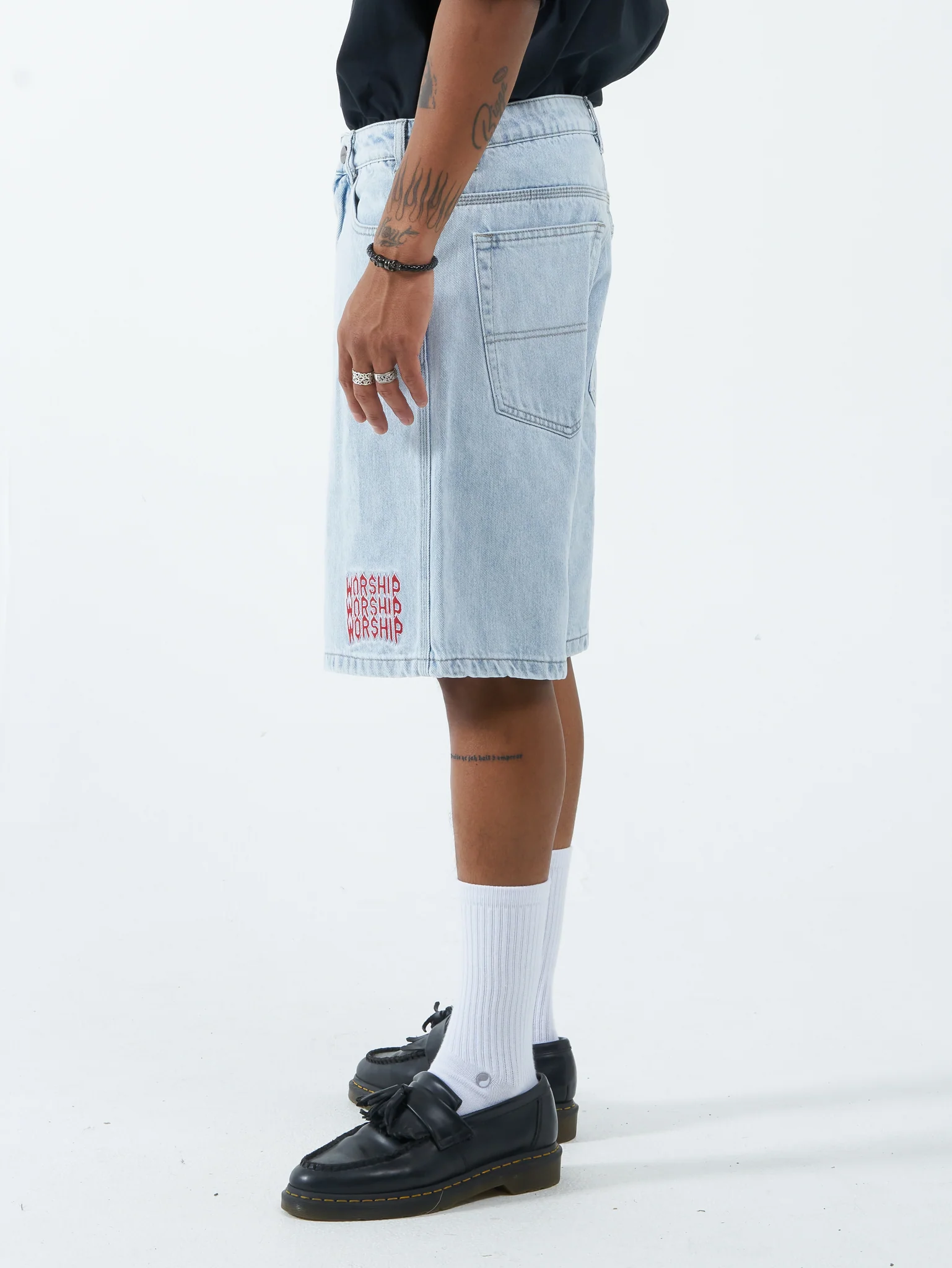 Lounger Jean Short - Vanish Blue - Image 3