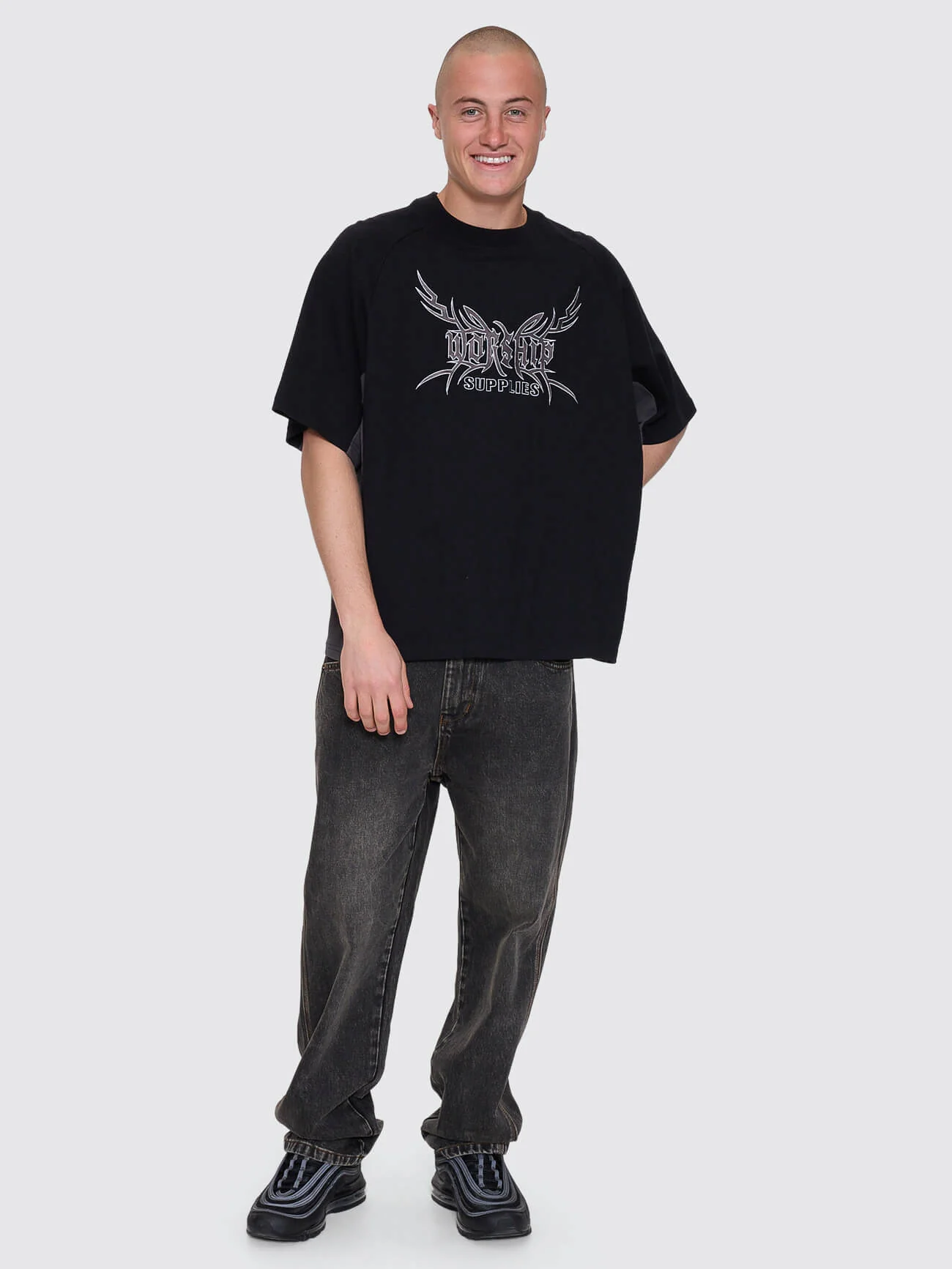 Trudge Box Fit Cropped Raglan Tee - Black - Image 3