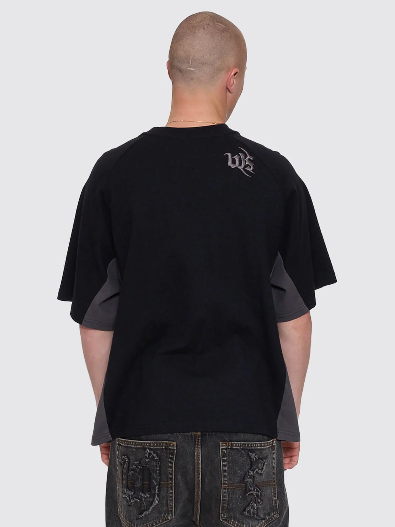 Trudge Box Fit Cropped Raglan Tee - Black - Image 4