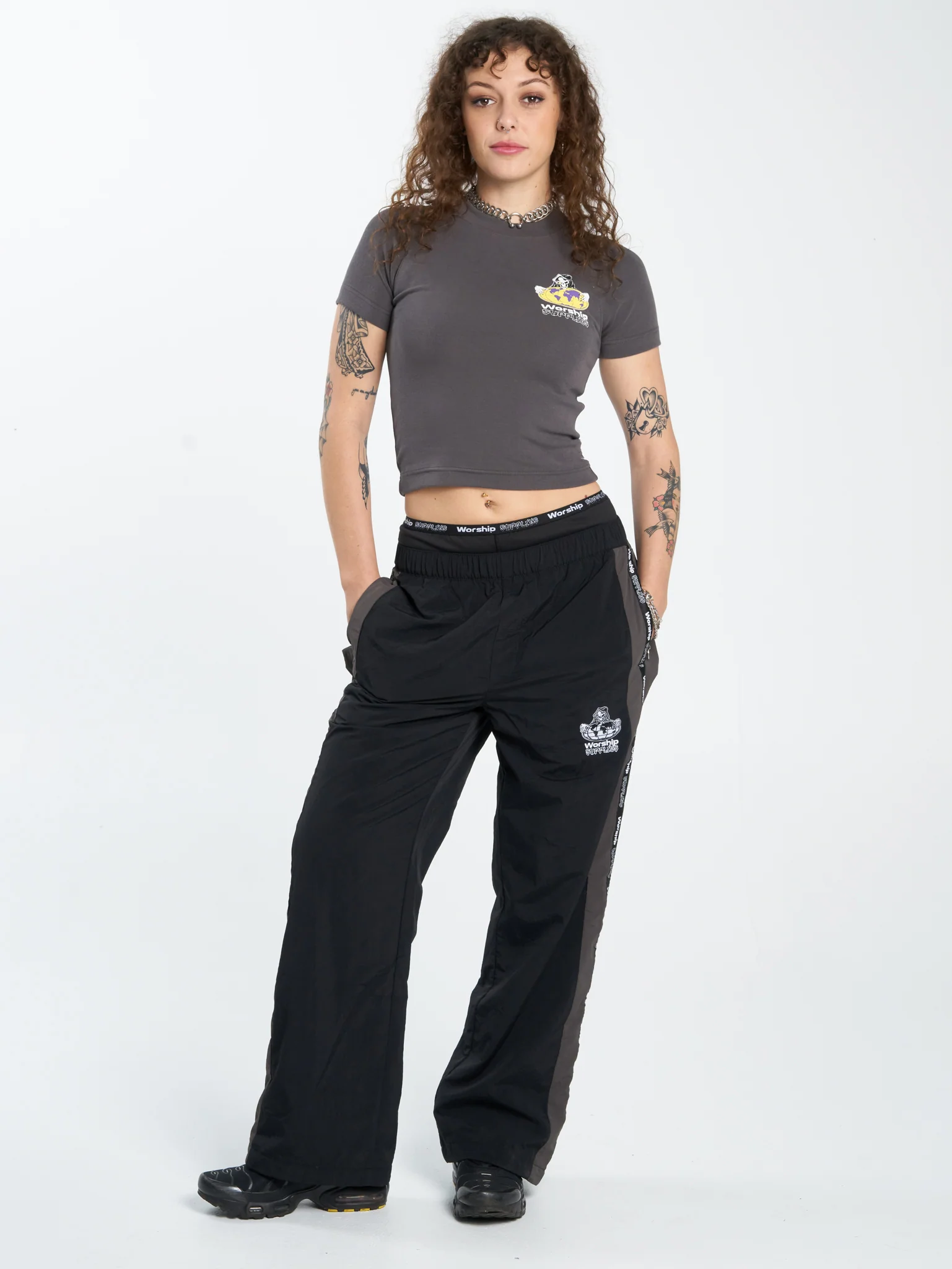 Win Win Slim Raglan Tee - Worn Black - Image 5