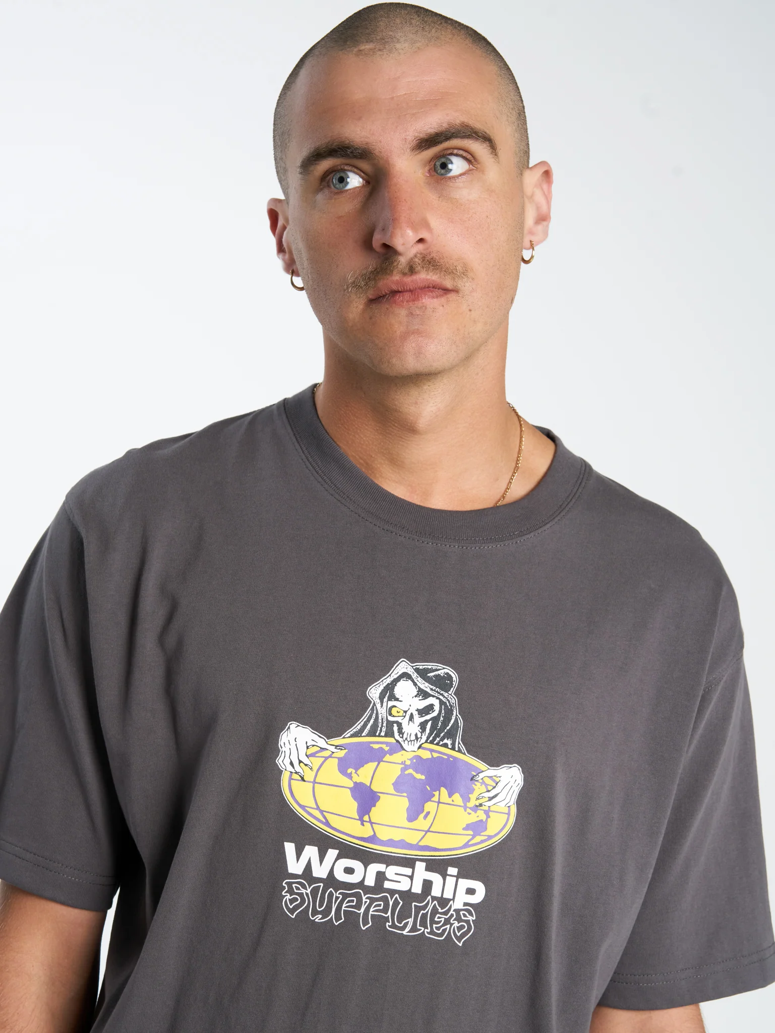 Win Win Tee - Worn Black - Image 4